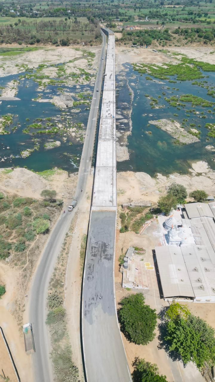 A bridge of Rs 45 crore has been built on the Tapi river between ...