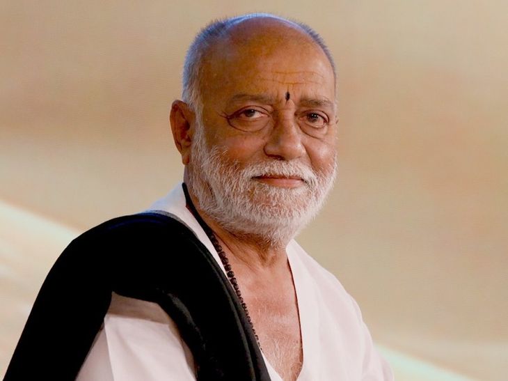 Manas Mukurasthrak Ram Katha was held at Morari Bapu's pulpit.