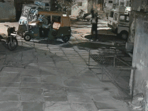 Raikhad Love Affair Revenge: Auto Rickshaw Set Ablaze | CCTV Footage
