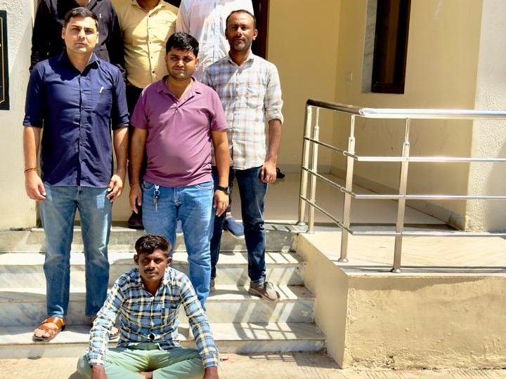 Unava Police Nabs 15-Month Absconder Near SR Petrol Pump