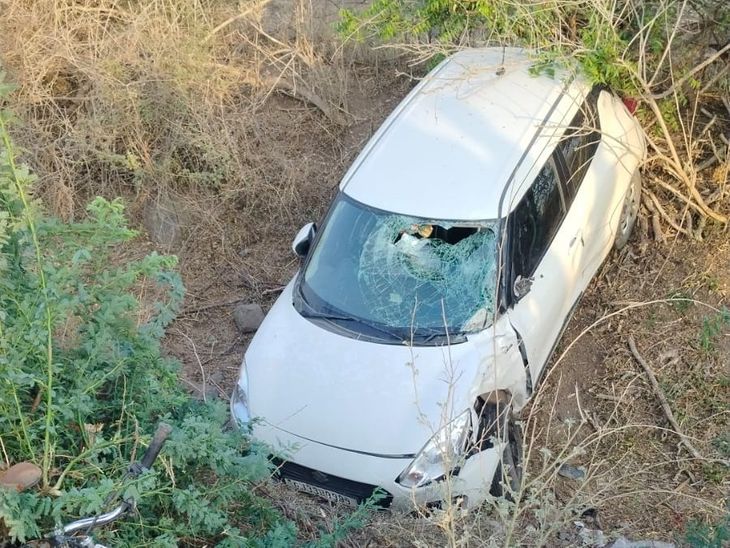 Botad Road Accident: Bike Family Hit by Car | 2 Dead