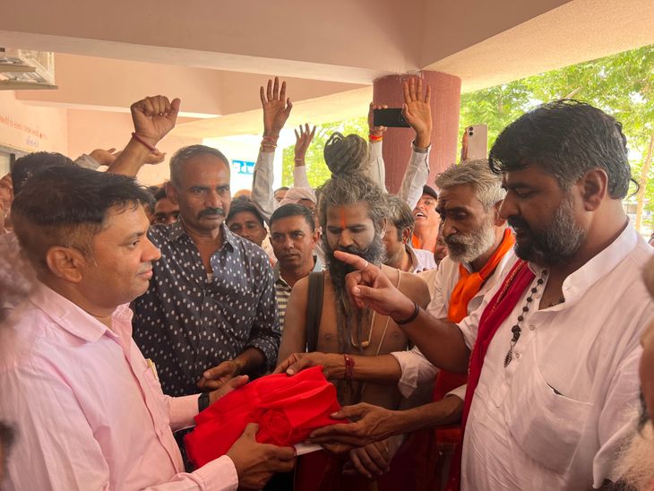 Dhanera Gaumata Respect Rally; Mamlatdar Representation | Cow ...
