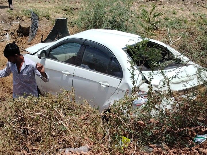 Car Gutter Accident on Lakhtar Highway; Driver Safe Minor Injuries