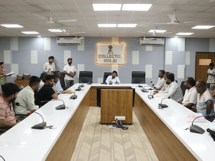 મોરબીમાં કલેક્ટરનો આદેશ: નાગરિકત્વની પેન્ડિંગ અરજીઓનો ઝડપી નિકાલ કરો:  સ્વપ્નિલ ખરેએ બે મહિનામાં તમામ અરજીઓ પૂરી કરવા અધિકારીઓને નિર્દેશ આપ્યા