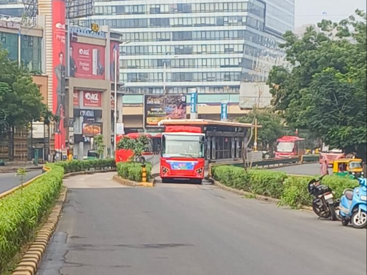 Ahmedabad Iskcon BRTS-AMTS Bus Driver Controversy | Traffic Jam Update