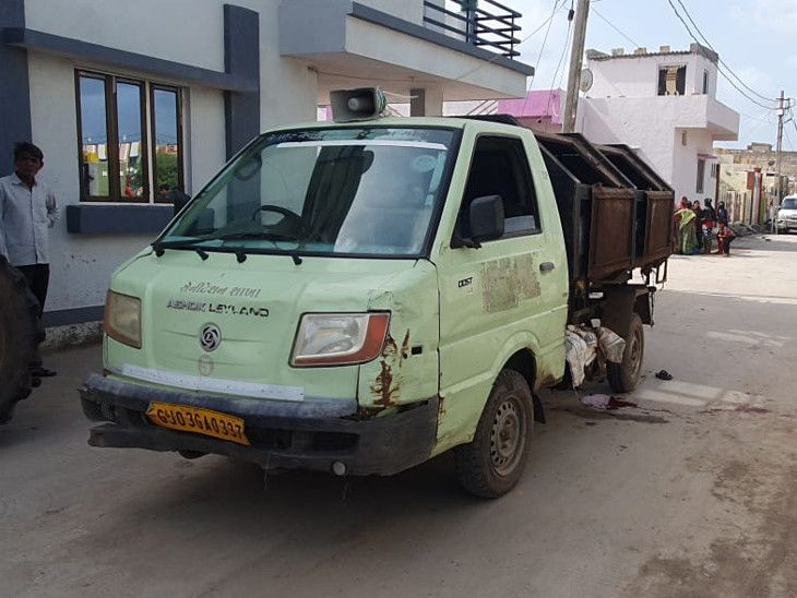 ટીપરવાન મૂકી ડ્રાઇવર ફરાર.