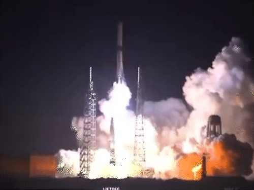 Jeff Bezos’ Blue Origin launches New Glenn rocket