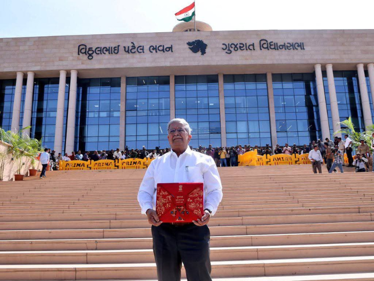 શિક્ષણ ક્ષેત્રે બજેટની ફાળવણીમાં દેશમાં ગુજરાત છેક 10માં ક્રમે.