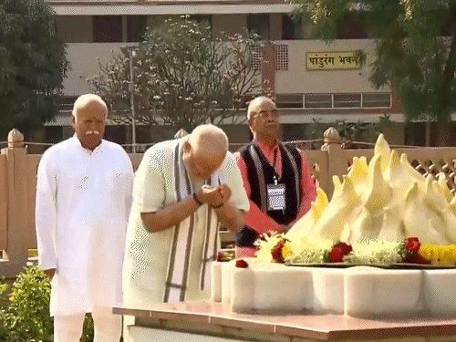 PM Modi lauds RSS founder in Smruti Mandir, Nagpur visit: Launches eye  institute with 250 beds, 14 OPDs; CM Fadnavis, Mohan Bhagwat joins PM |  Bhaskar English