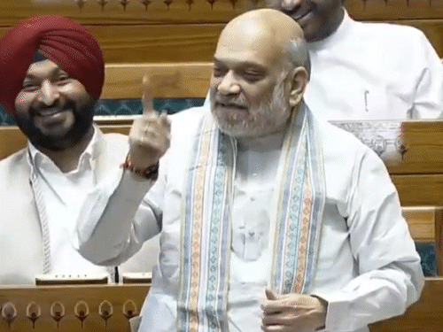 Akhilesh Yadav mocks BJP over delay in party chief selection: Amit Shah  hits back with jibe on dynasty politics, says selection takes time unlike  in SP | Bhaskar English