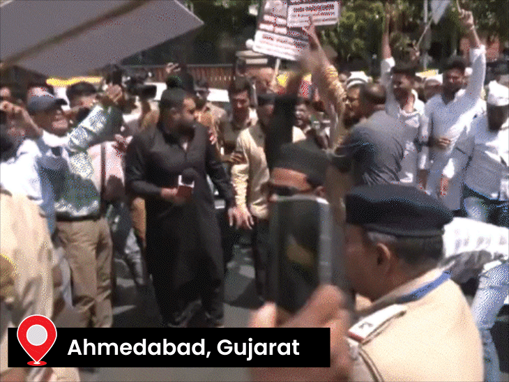 Protests erupt in 8 states against Waqf Amendment Bill 2025: Bill likely to  face SC scrutiny; Congress, AIMIM reach top court citing violation of  fundamental rights | Bhaskar English