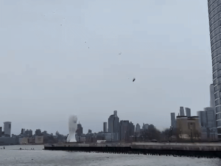 Helicopter crashes in New York's Hudson River, 6 dead | New York Police ...