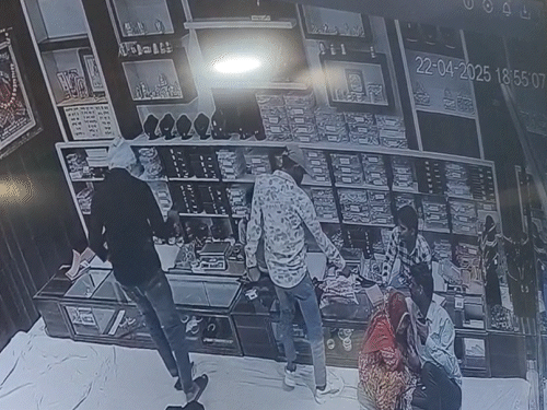 Armed robbers loot Jaipur jewellery shop in broad daylight