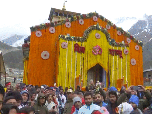 Kedarnath Dham doors open for Darshan: Temple rituals begin with removal of  'Bheeshma Shringar'; 11,000 devotees expected on first day - Uttarakhand  News | Bhaskar English