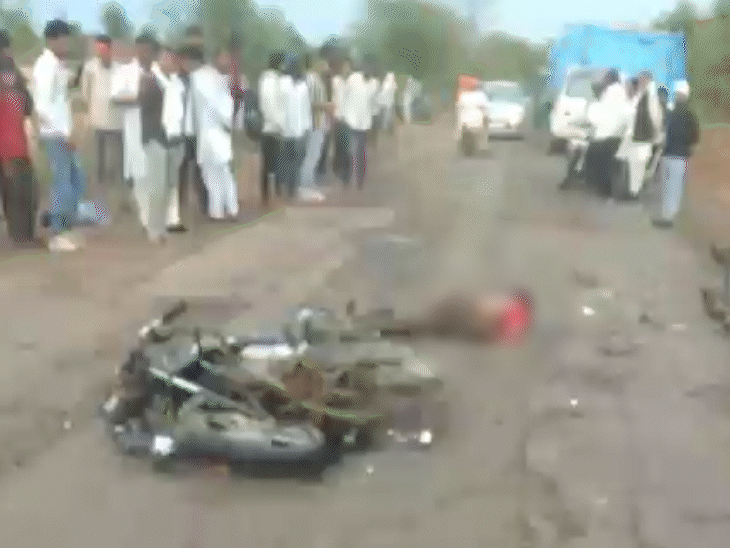 Car hits bike in Shivpuri, killing 4 from same family