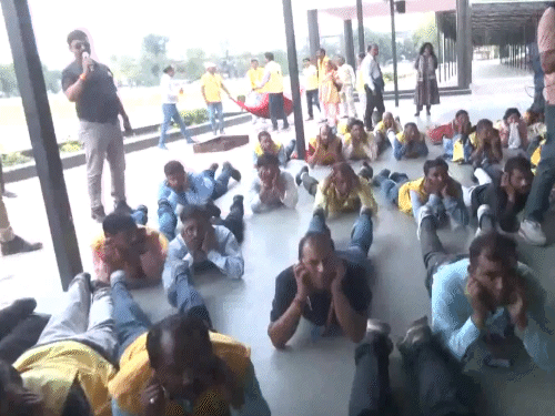 Lucknow holds war survival mock drill - Uttar Pradesh News | Bhaskar English