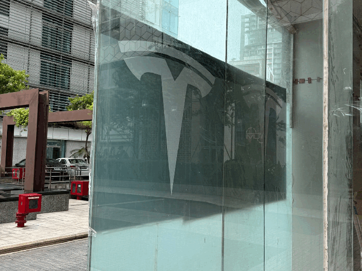 Model Rice Shoroom tesla mumbai showroom model y launch india price