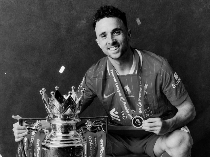Liverpool forward Diogo Jota dies aged 28 after car crash: Portuguese  footballer got married 10 days ago, his brother Andre Silva also passed  away | Bhaskar English