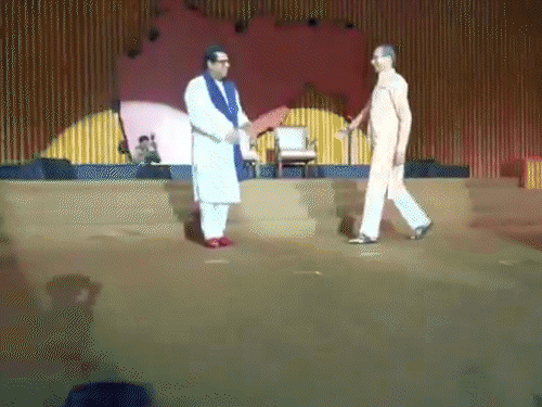 Uddhav and Raj Thackeray reunite after 20 years at Marathi Unity rally,  praise Fadnavis and call for unity | Bhaskar English