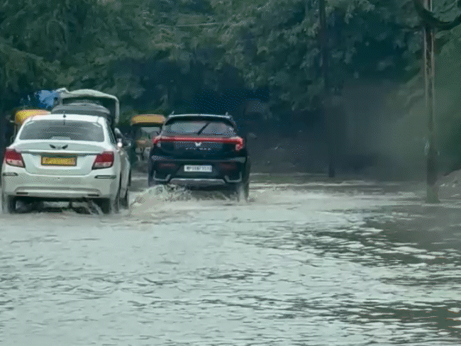 Heavy rain alert in 12 MP districts: 4.5 inches of rain likely in Jabalpur  in 24 hours; wet spell to persist for four days - Madhya Pradesh News |  Bhaskar English