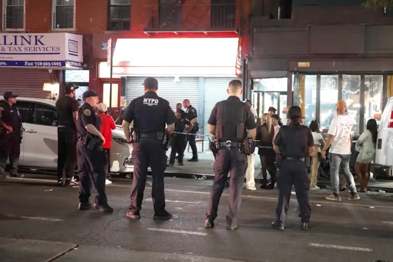 Shooting at New York hotel leaves 3 dead, 8 injured; Attack after ...