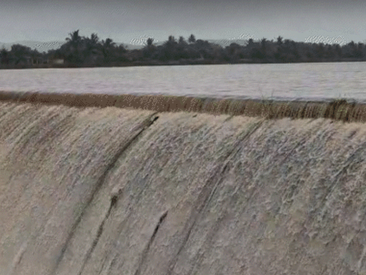 61 dams overflow in Saurashtra & Kutch ,Analysis of 161 dams reveals Saurashtra matches last year's storage, Kutch 26% lower