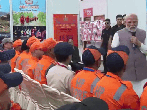 PM Modi conducts aerial survey in Himachal: Meeting underway in  Dharamshala; will meet flood-affected families in Punjab's Gurdaspur -  Punjab News | Bhaskar English