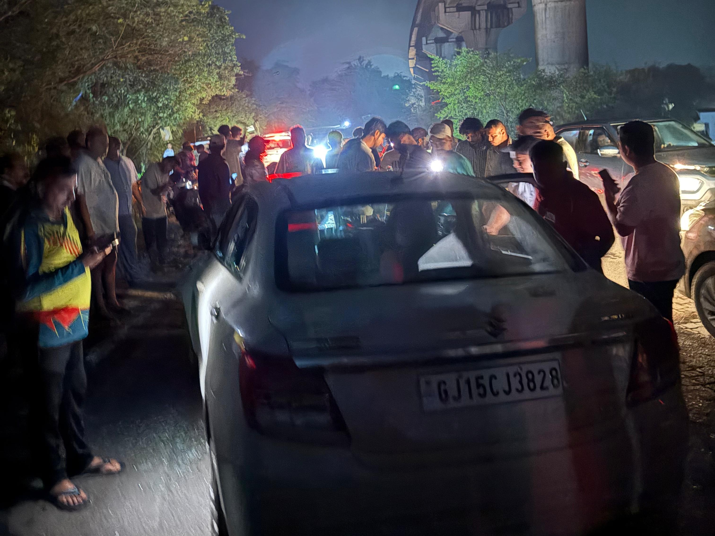 Drunk driver causes chaos in valsad late last night , Crashes vehicles ...