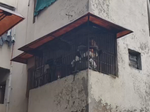 Female constable found dead at Gandhinagar staff quarters Body discovered naked with injury marks; probe on - Gujarat News | Bhaskar English