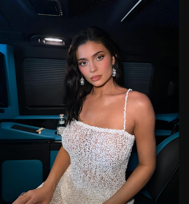 Kylie's dress 'made out of paper' turn heads Kylie's dress 'made out of paper' turn heads
