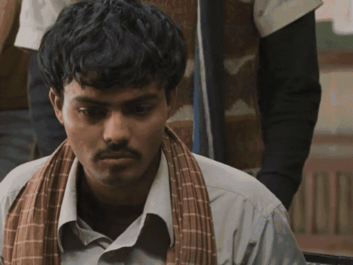 The actor said, yes, Kiran Rao wanted me to keep eating samosas. This was an officer who was always eating something or the other. So I said - Ma'am, please get paan."