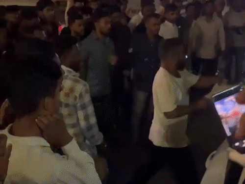 Vadodara drunk driver runs car over sleeping laborers 4-year-old child ...