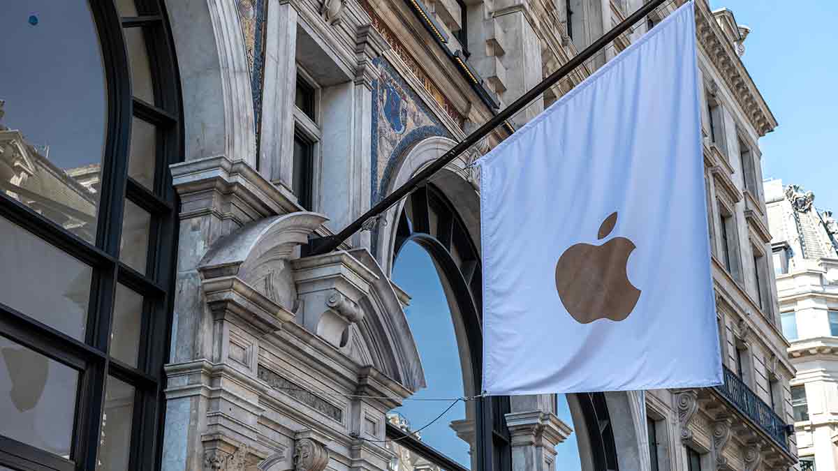 Apple removes popular dating apps Tea and TeaOnHer globally after user ...