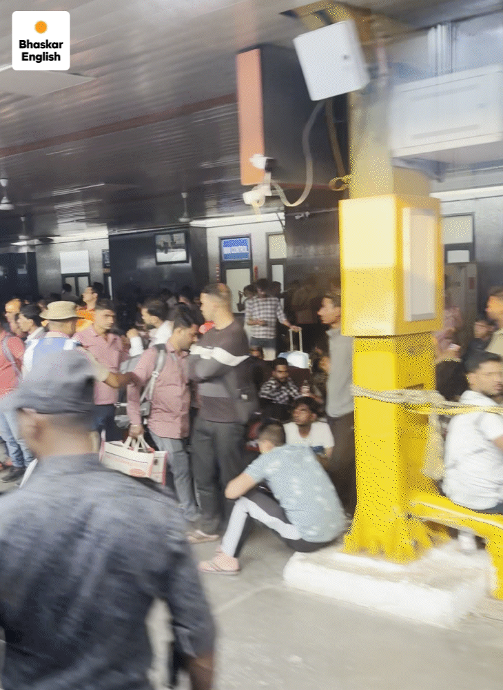 Rude Train Queue Long queues, packed trains, people say - will respond through