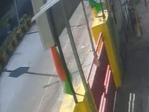 Speeding car hits mother and daughter in Rajkot; 15-year-old girl dies ...