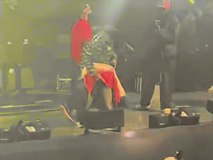 Pakistani singer Talha Anjum waved tricolour at Nepal concert