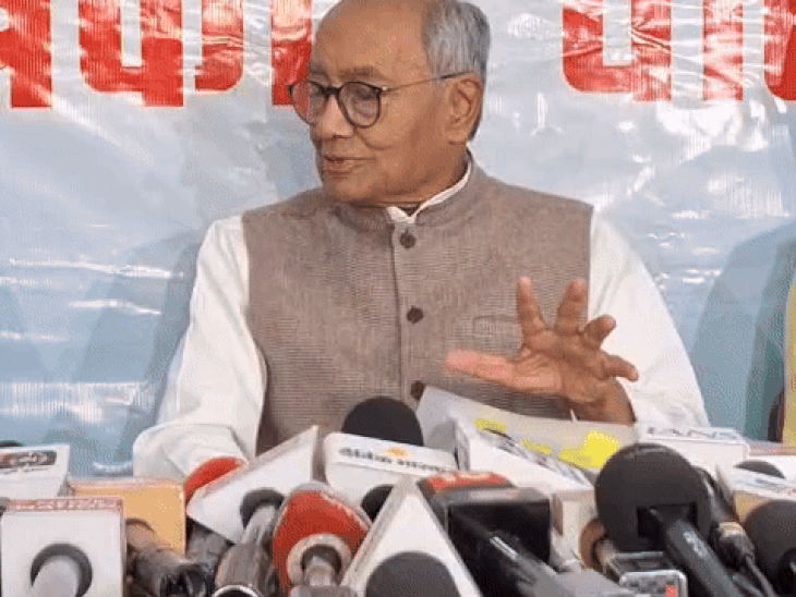 Rajya Sabha MP Digvijaya Singh held a press conference in Bhopal on Thursday. - Bhaskar English