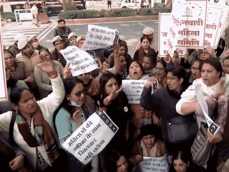 Protester Inti UP Evening Wrap: Madras HC proposes Australia-like social media ban for ...