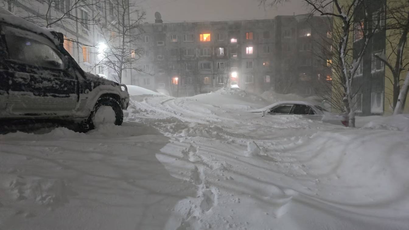 Extreme snowstorm buries cars and lower floors of apartment blocks in Russia’s far eastern city of Petropavlovsk-Kamchatskiy( Image: Reuters)