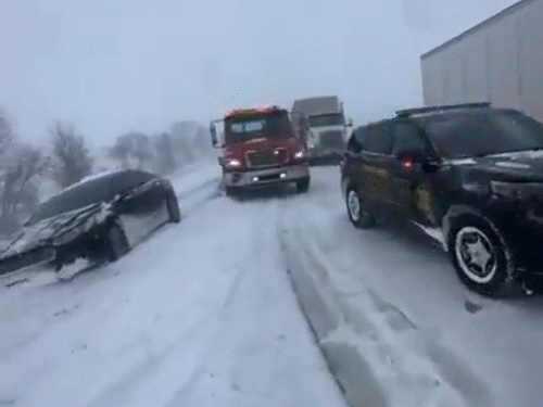 Michigan Snowstorm Accident: Trucks Stranded | Over 100 Vehicles Crash