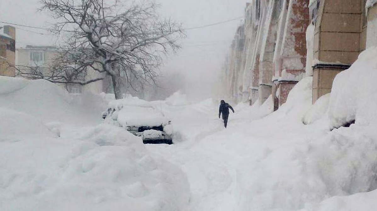 Kamchatka’s record snowfall highlights nature’s power, forcing residents to rely on resilience, community support and emergency crews amid extreme winter conditions(Image: Instagram)