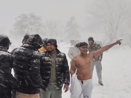 Shimla Snowfall: Tourists Enjoy Ridge; Snowstorm Ends Dry Spell