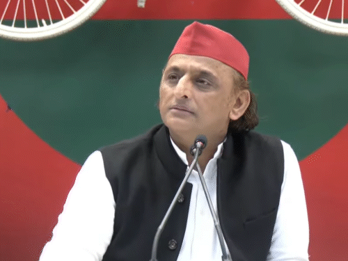 SPs Akhilesh Yadav Blames Yogi Govt for Noida Engineers Death | Lucknow