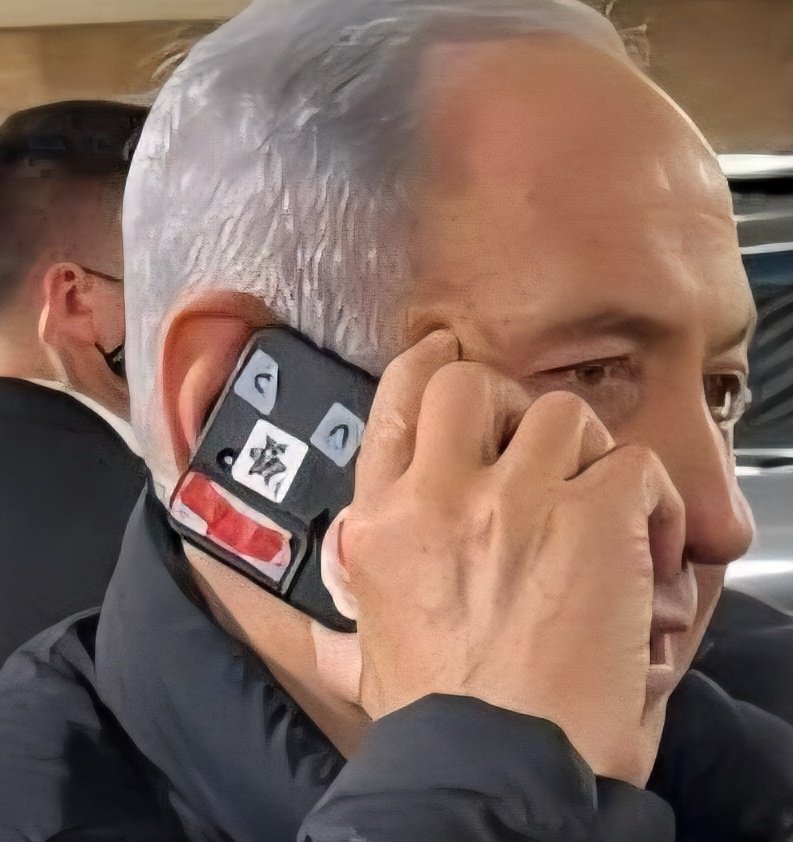Israelphones Netanyahu Phone Photo Controversy | Experts Weigh In