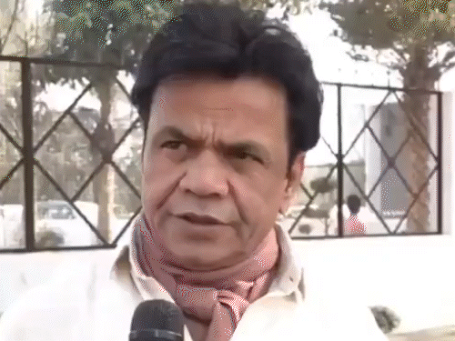vimal chewing tobacco Image of Noida , Utter Pardesh , India