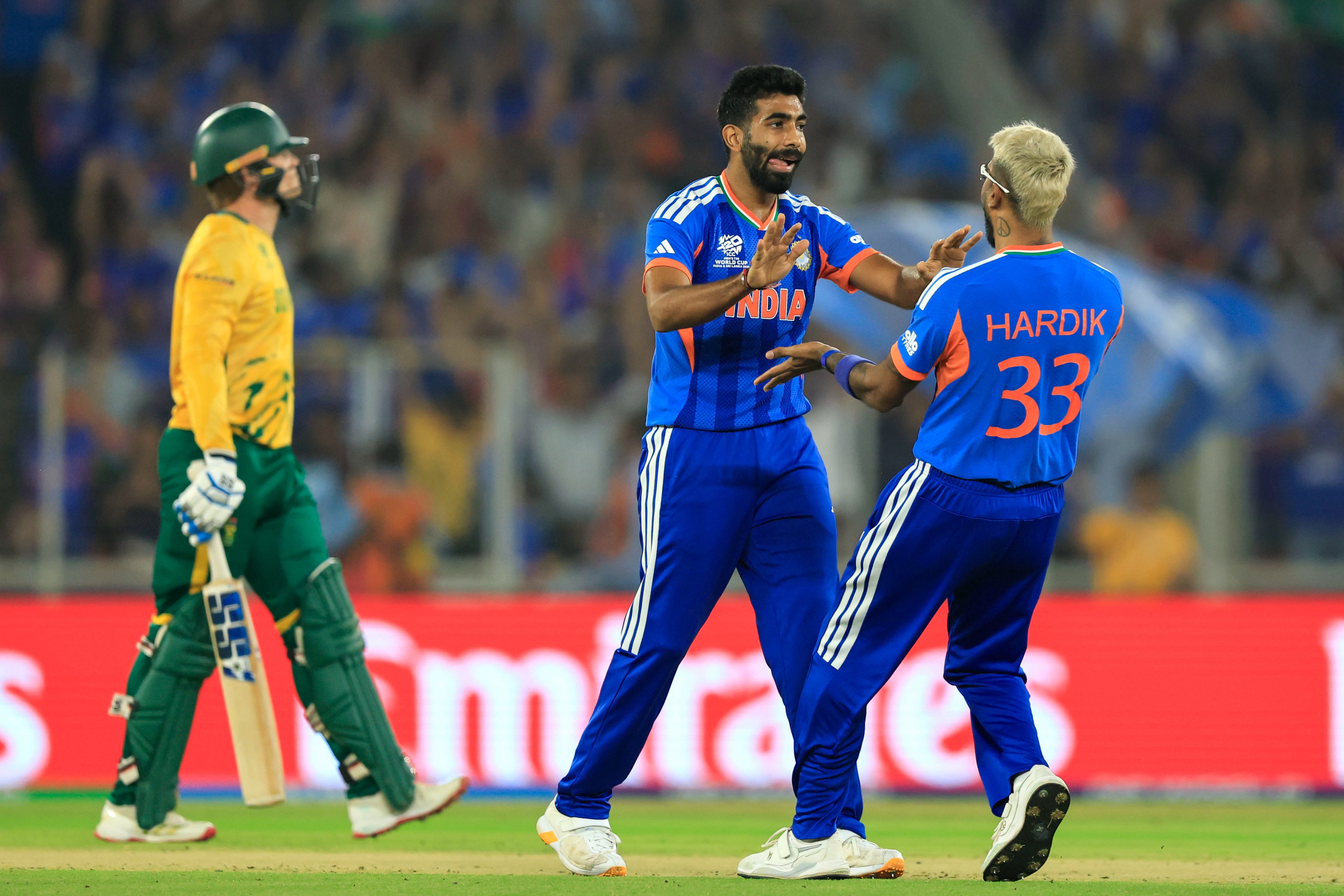Shoaid Shoaib Akhtar Criticises Indian Bowling | Backs Kuldeep; Questions ...
