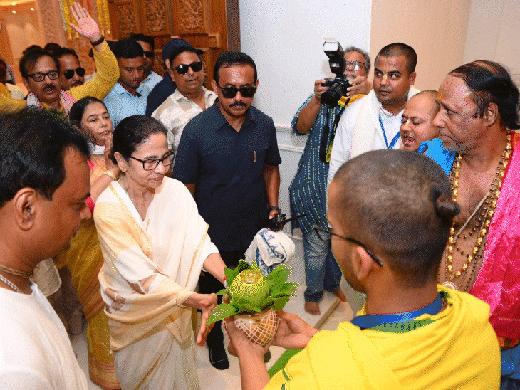 Mamata Banerjee Mandir Politics; Siliguri Mahakal Mandir, Kolkata Durga ...