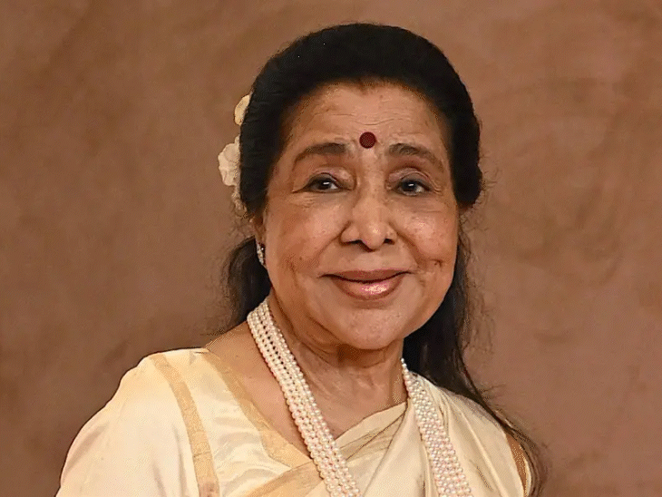 Asha Bhosle Hospitalised in Mumbai | Chest Infection & Exhaustion