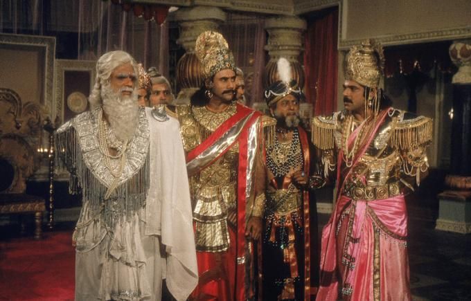 Mukesh Khanna previously wanted to play Arjun's role and was almost signed as Duryodhan, then Dronacharya, before finally playing Bhishma.