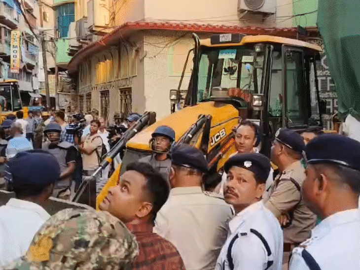 CM Adhikari  orders crackdown on illegal factories after Tiljala fire kills two